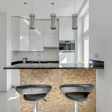 Grand - Station 2 Apartman *