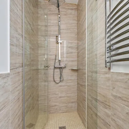 Grand - Station 2 Apartman *